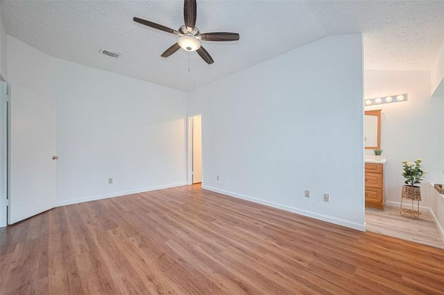 9302 Moorfield Ct, Houston, TX 77083