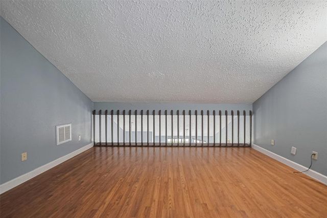 9302 Moorfield Ct, Houston, TX 77083