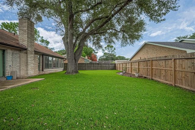 9302 Moorfield Ct, Houston, TX 77083