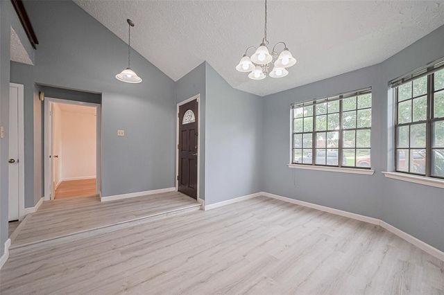 9302 Moorfield Ct, Houston, TX 77083