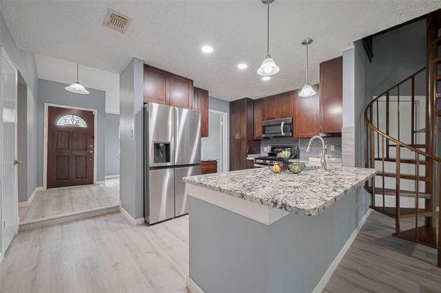 9302 Moorfield Ct, Houston, TX 77083