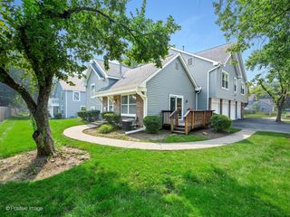 2740 Weeping Willow Drive A, Lisle, IL 60532