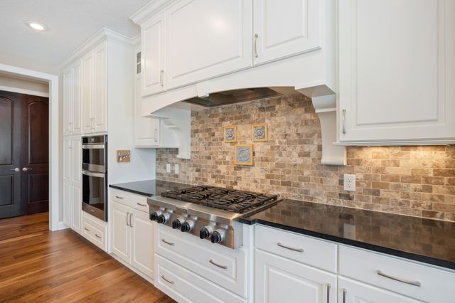 6357 Coteau Trail, Eden Prairie, MN 55344