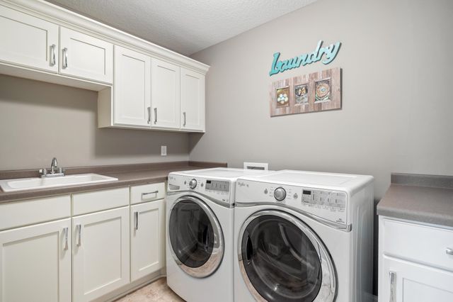 6357 Coteau Trail, Eden Prairie, MN 55344