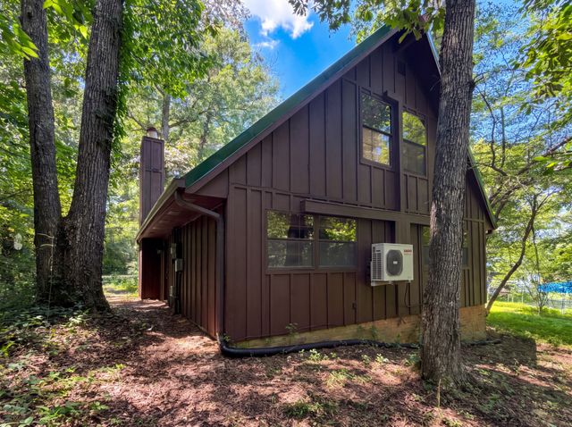 240 Shawna Ln, Hillsboro, TN 37342