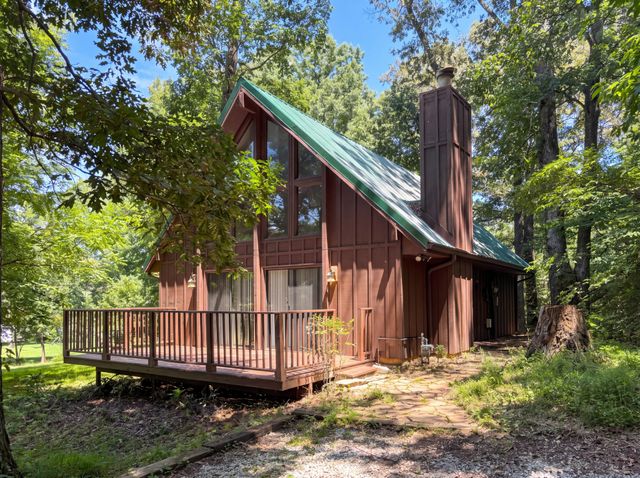 240 Shawna Ln, Hillsboro, TN 37342