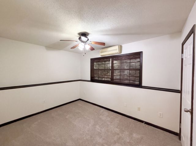 240 Shawna Ln, Hillsboro, TN 37342