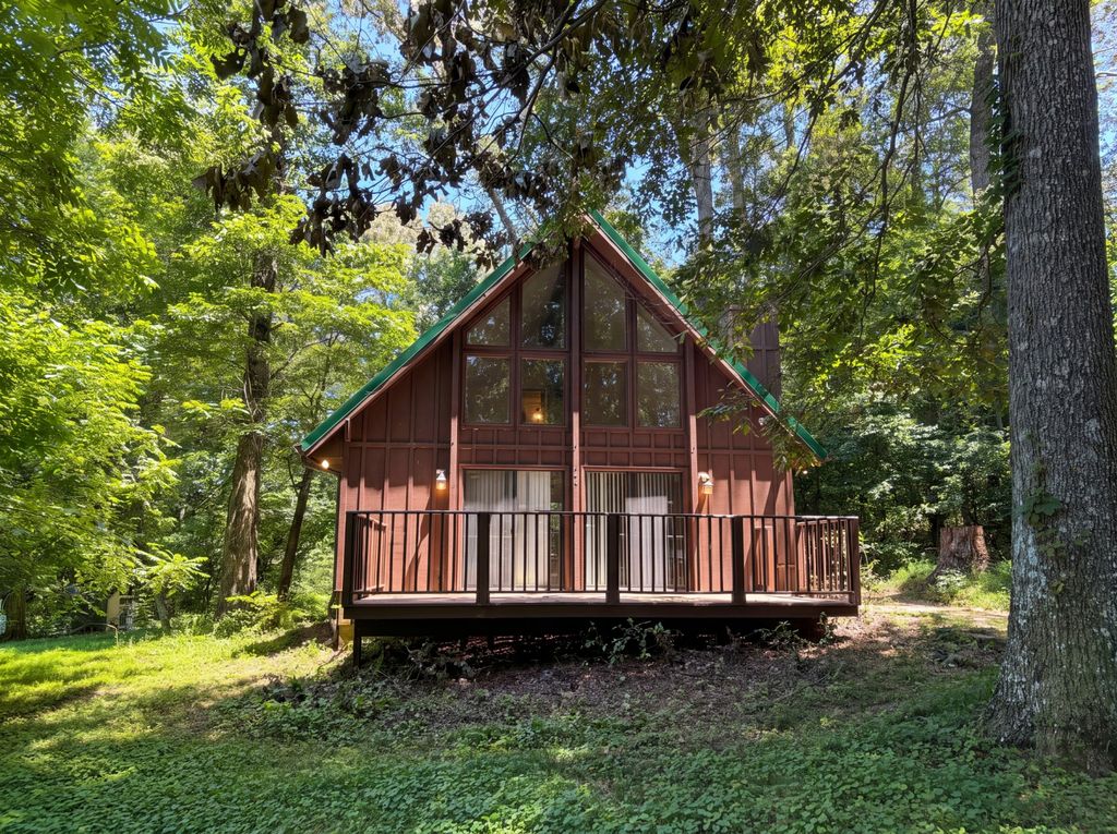 240 Shawna Ln, Hillsboro, TN 37342
