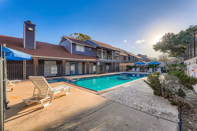 1840 Burton DR 208, Austin, TX 78741