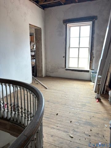 115 S Market St, Petersburg, VA 23803