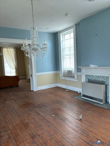 115 S Market St, Petersburg, VA 23803