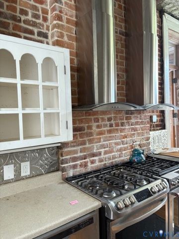 115 S Market St, Petersburg, VA 23803