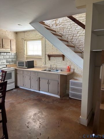 115 S Market St, Petersburg, VA 23803