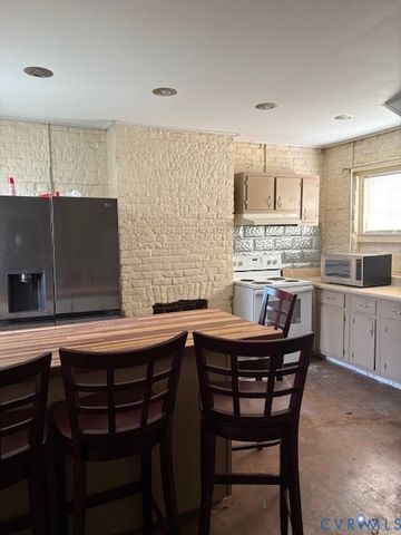 115 S Market St, Petersburg, VA 23803