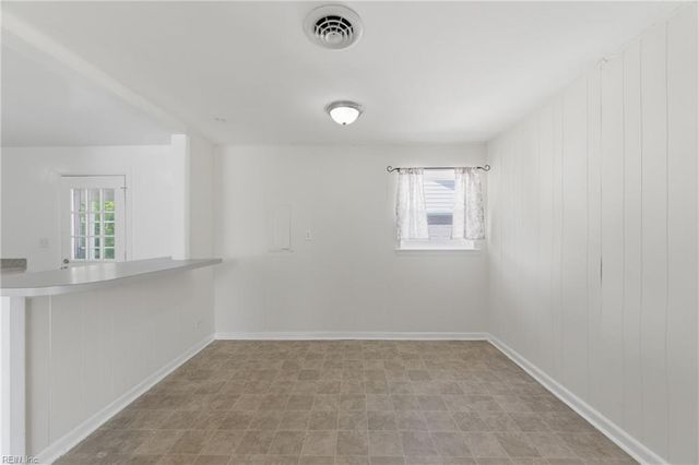 51 Longwood DR, Hampton, VA 23669