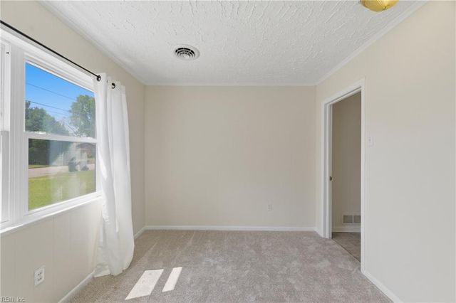 51 Longwood DR, Hampton, VA 23669