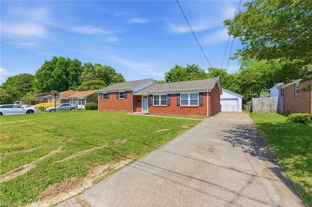 51 Longwood DR, Hampton, VA 23669