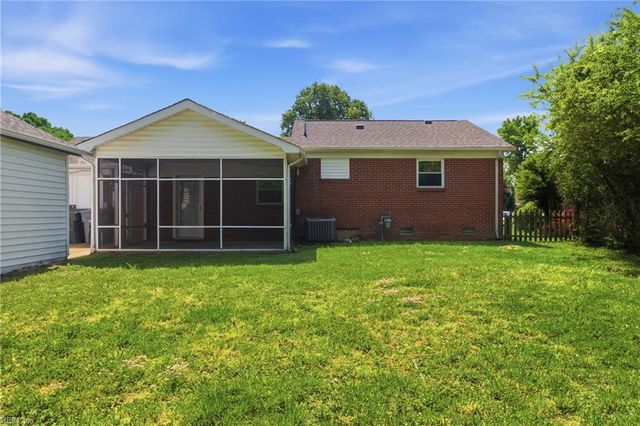 51 Longwood DR, Hampton, VA 23669