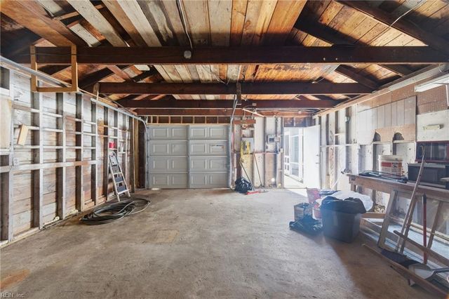 51 Longwood DR, Hampton, VA 23669