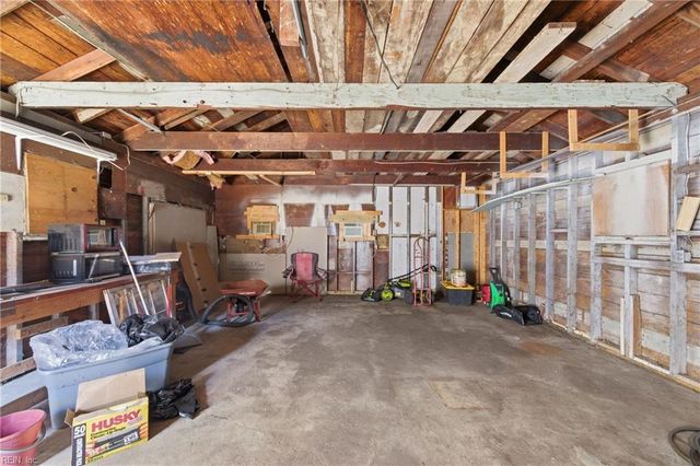 51 Longwood DR, Hampton, VA 23669