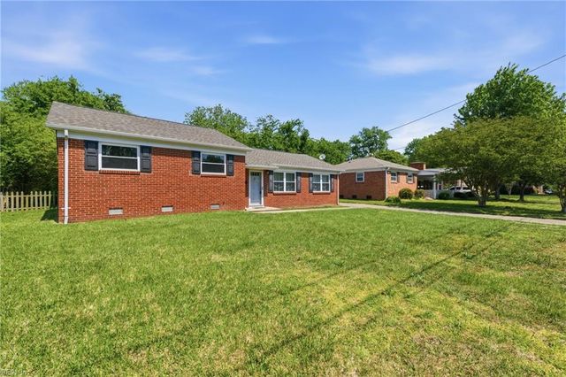 51 Longwood DR, Hampton, VA 23669