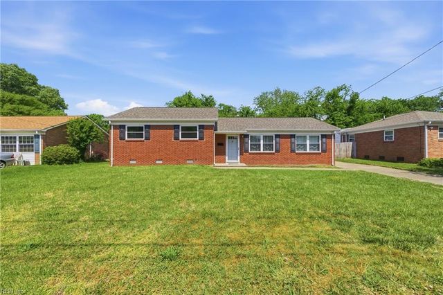 51 Longwood DR, Hampton, VA 23669