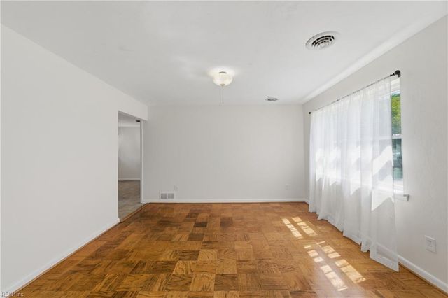 51 Longwood DR, Hampton, VA 23669