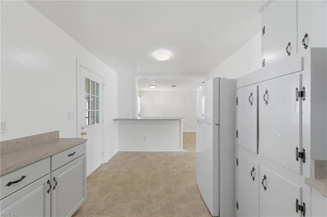 51 Longwood DR, Hampton, VA 23669