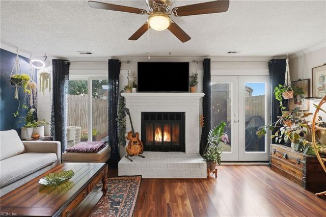 4705 Glencoe LN, Virginia Beach, VA 23464