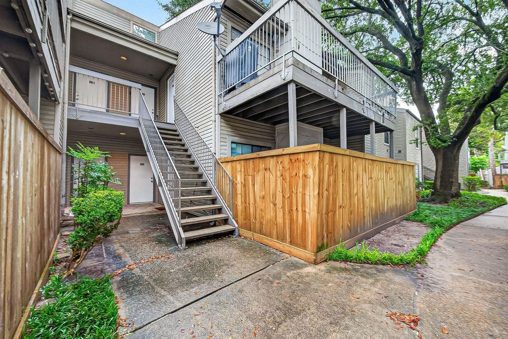 9707 Richmond Avenue 118, Houston, TX 77042