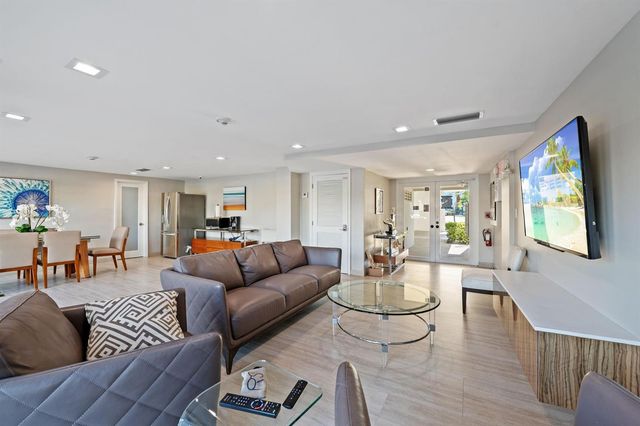 140 NE 28th Avenue 406, Pompano Beach, FL 33062