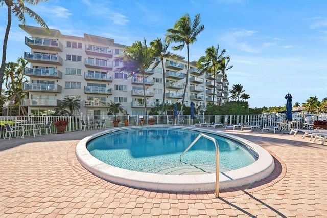 140 NE 28th Avenue 406, Pompano Beach, FL 33062