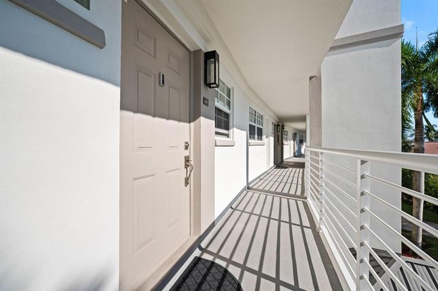 140 NE 28th Avenue 406, Pompano Beach, FL 33062