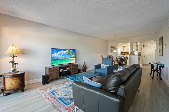 140 NE 28th Avenue 406, Pompano Beach, FL 33062