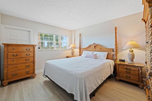 140 NE 28th Avenue 406, Pompano Beach, FL 33062