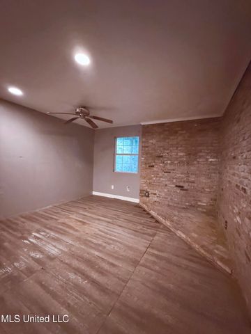 2302 Dogwood Street, Pascagoula, MS 39567