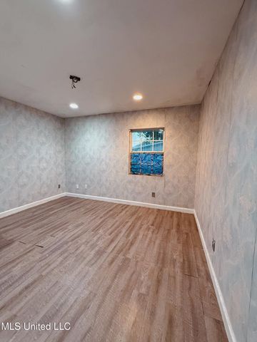 2302 Dogwood Street, Pascagoula, MS 39567