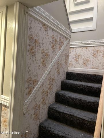 2302 Dogwood Street, Pascagoula, MS 39567