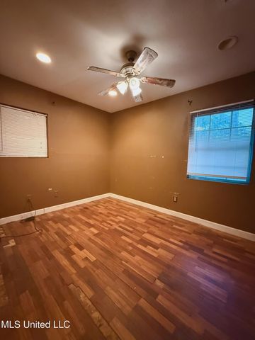 2302 Dogwood Street, Pascagoula, MS 39567