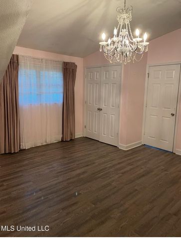 2302 Dogwood Street, Pascagoula, MS 39567