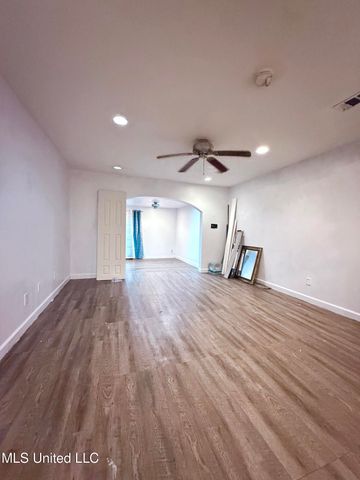 2302 Dogwood Street, Pascagoula, MS 39567