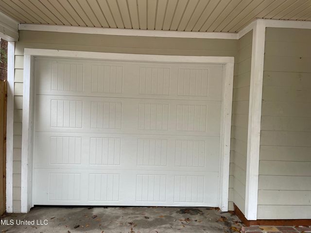 2302 Dogwood Street, Pascagoula, MS 39567