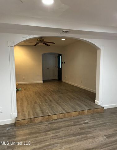 2302 Dogwood Street, Pascagoula, MS 39567