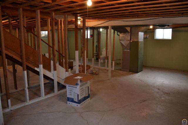 414 Lincoln ST, Osage City, KS 66523