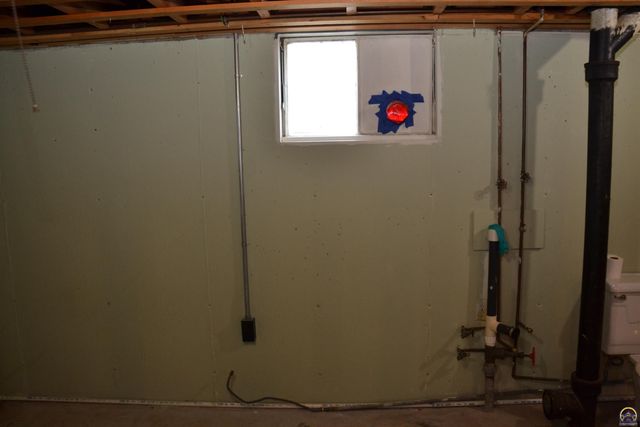 414 Lincoln ST, Osage City, KS 66523