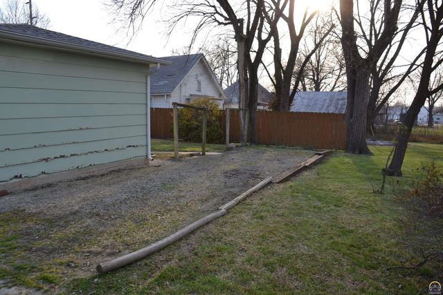 414 Lincoln ST, Osage City, KS 66523