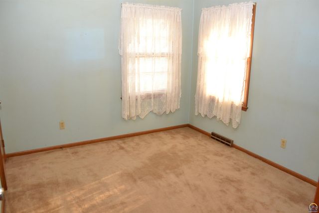 414 Lincoln ST, Osage City, KS 66523