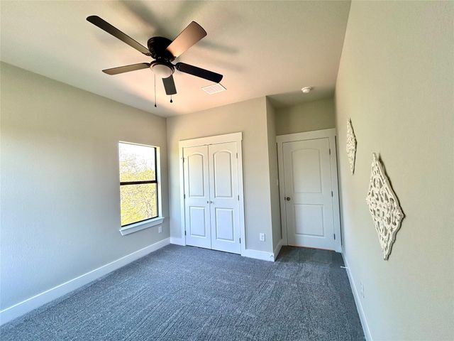 120 Kaelepulu DR, Bastrop, TX 78602