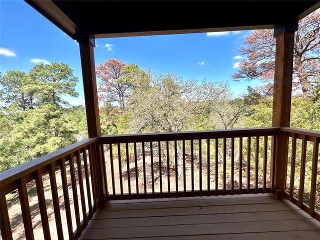 120 Kaelepulu DR, Bastrop, TX 78602