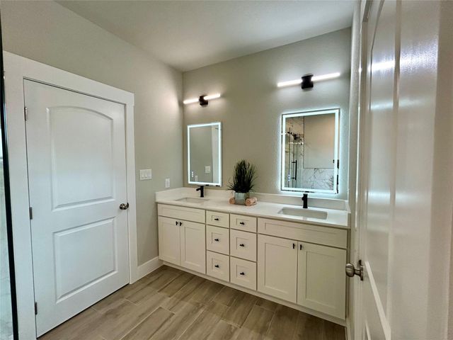 120 Kaelepulu DR, Bastrop, TX 78602